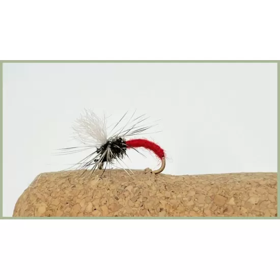 18 Barbless klinkhammers, Red White and beige